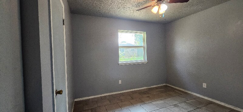 Building Photo - 4708 SE 45th St