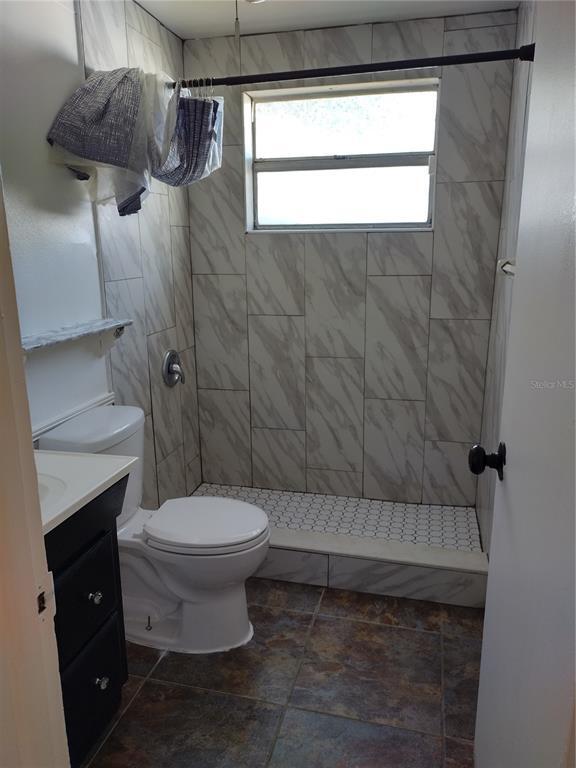 Building Photo - 2103 Hess Dr