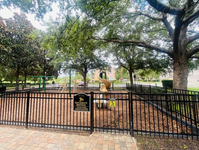 Building Photo - WATERS EDGE/LK NONA-8641 Bradleys Landing St Orlando FL 32827