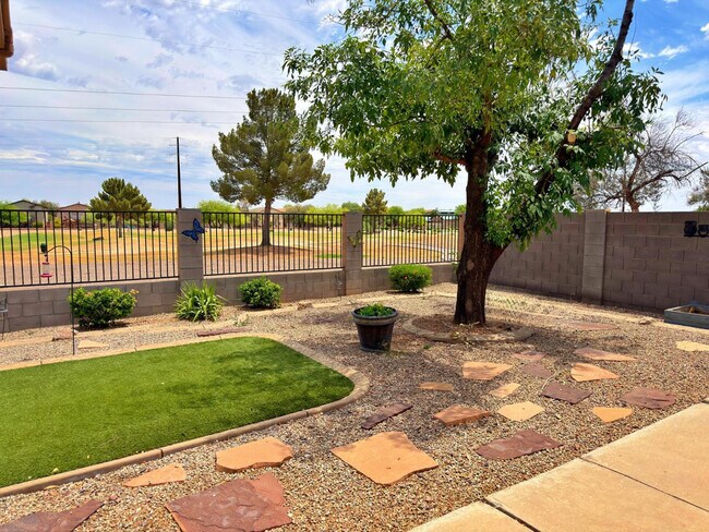 Building Photo - 30479 N Bareback Trail