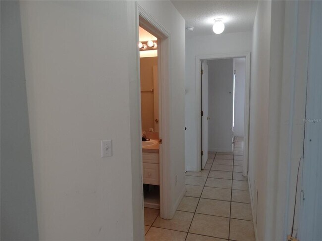 Building Photo - 720 Caribbean Dr