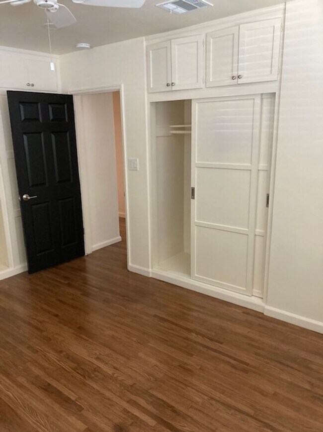 Building Photo - JUST REMODELED - 3 BEDROOM 1 BATH HOME IN ...