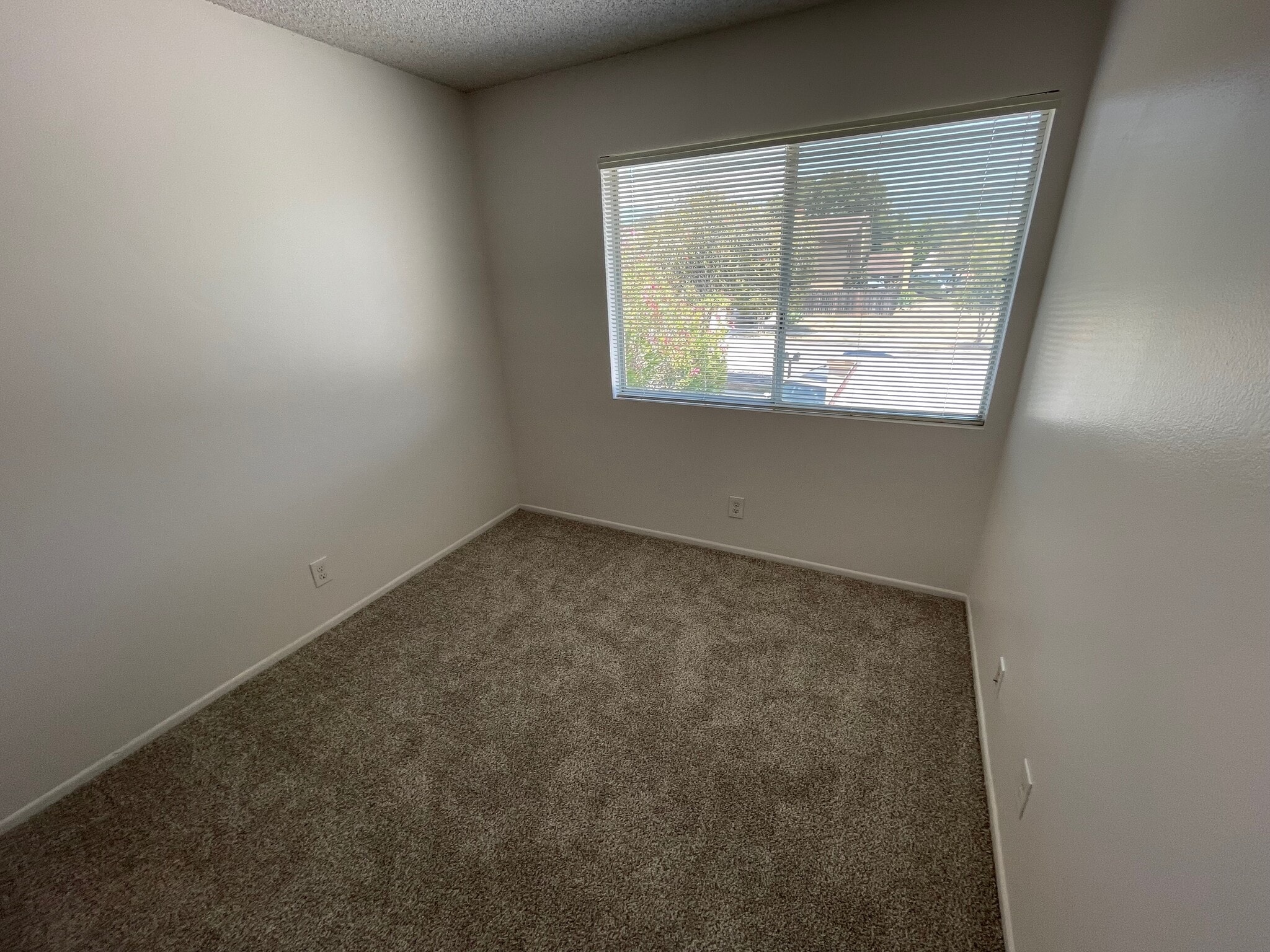 Building Photo - 7369 Elmhurst Pl