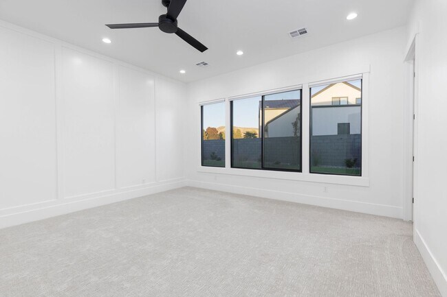 Building Photo - Gorgeous single story with RV Garage in Majestic Fields