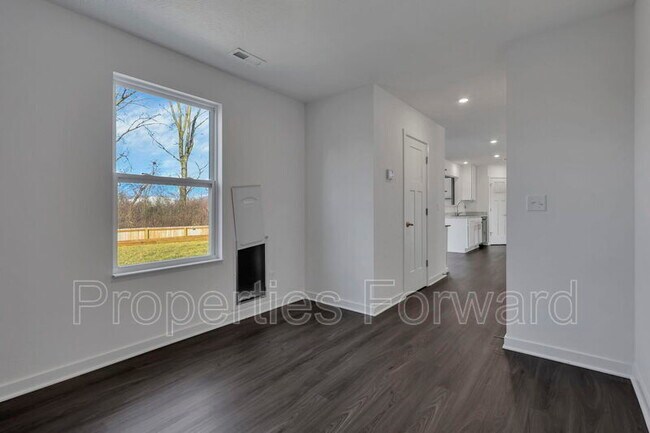 Building Photo - 21 Thurber Rd