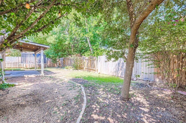 Building Photo - 903 Jasmine Trail