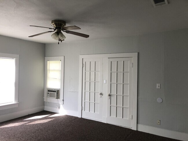 Building Photo - 1211 Monroe St