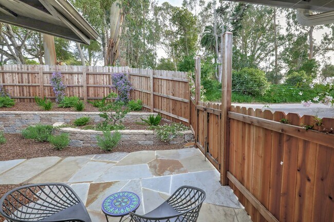 Building Photo - Furnished Mesa Hideaway!