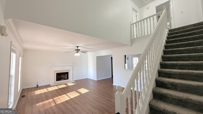 Building Photo - 3395 Woodlake Ln