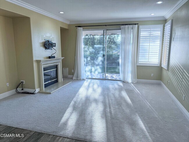 Building Photo - 525 Shadow Ln