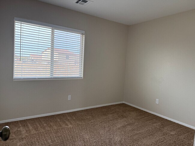 Building Photo - Buckeye, 4 bed, 2.5 bath, huge lot, across...
