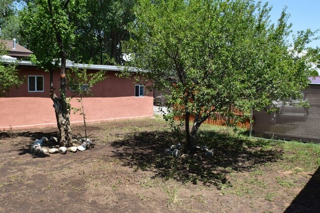 Building Photo - 1002 B NM-76