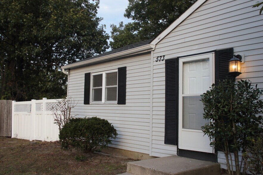 Building Photo - 573 Innkeeper Ln