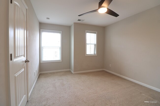 Building Photo - 7150 Post Pk Wy