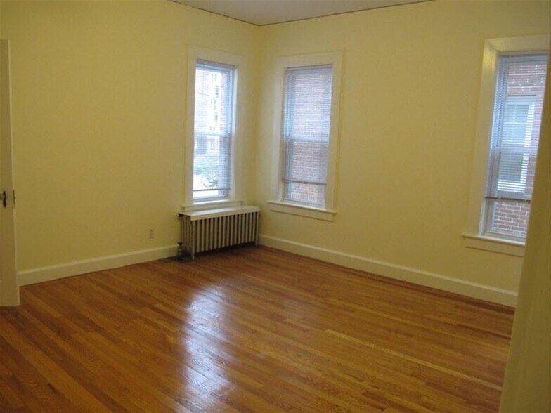 Building Photo - 1 Langdon Sq