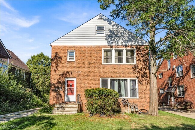 Primary Photo - 1482 Genesee Rd