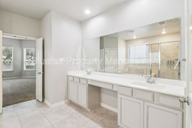 Building Photo - 13840 Tribeca