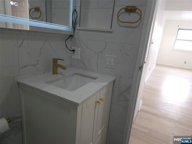 Building Photo - 6715 Polk St