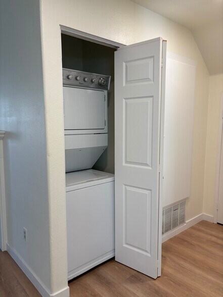 Building Photo - 24545 El Alicante