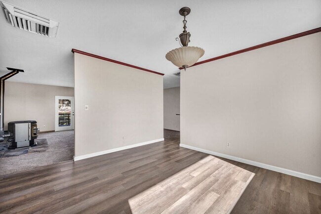 Building Photo - Single Story Home Located on a Ranch