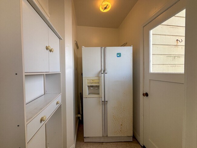 Building Photo - 1427-1429 Taraval St