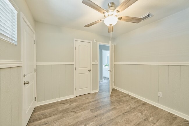 Building Photo - 26 Harbour Row Dr