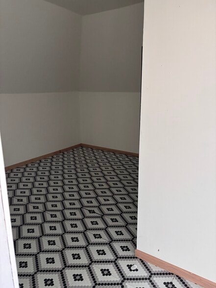 Building Photo - 437 Wright St