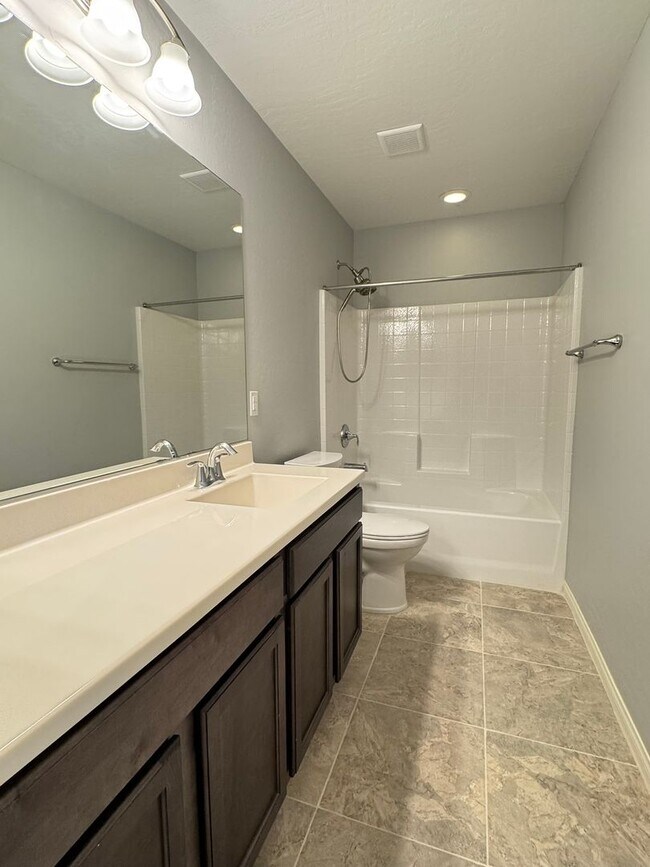 Building Photo - Beautiful Southwest Las Vegas Home in Gate...