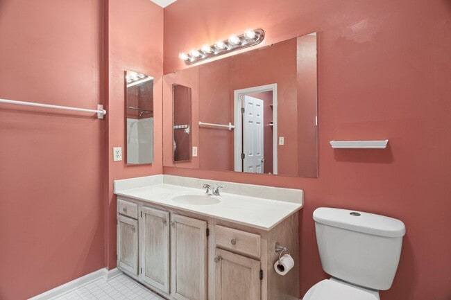 Building Photo - Great Wake Forest Location