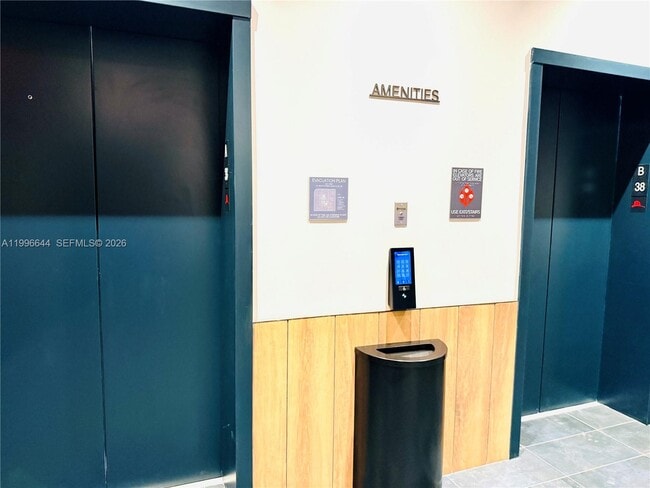 Building Photo - 121 NE 5th St