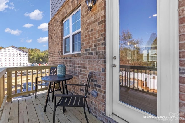Building Photo - 15013 Camus Ct