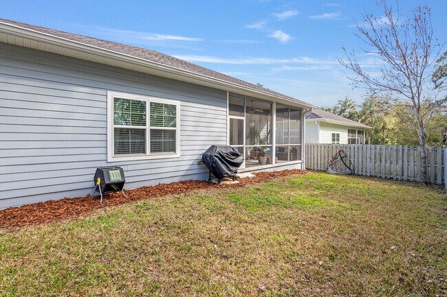 Building Photo - Stunning South Pointe 4/3 Home with Solar ...