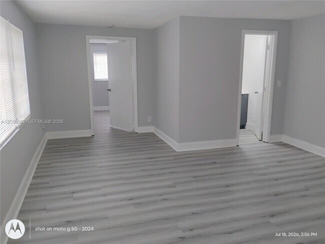 Building Photo - 4321 W Hallandale Beach Blvd
