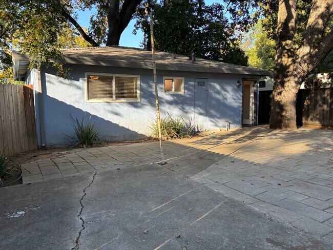 Building Photo - 3926 7th Ave