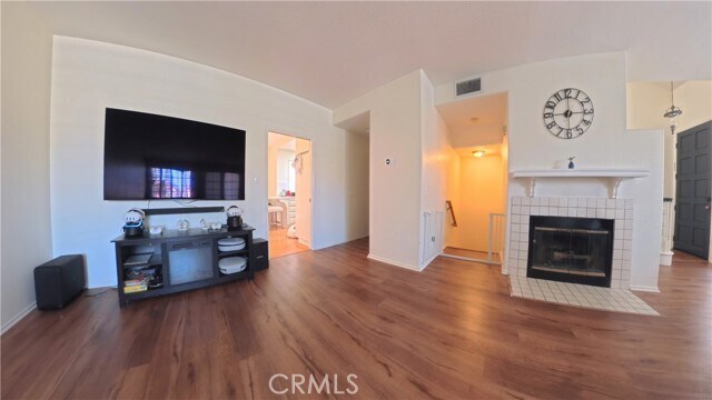 Building Photo - 415 E Bougainvillea Ln