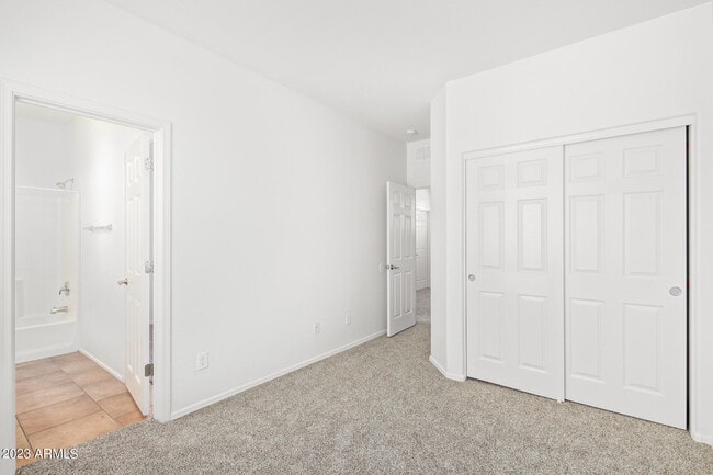 Building Photo - 2390 W Sleepy Ranch Rd