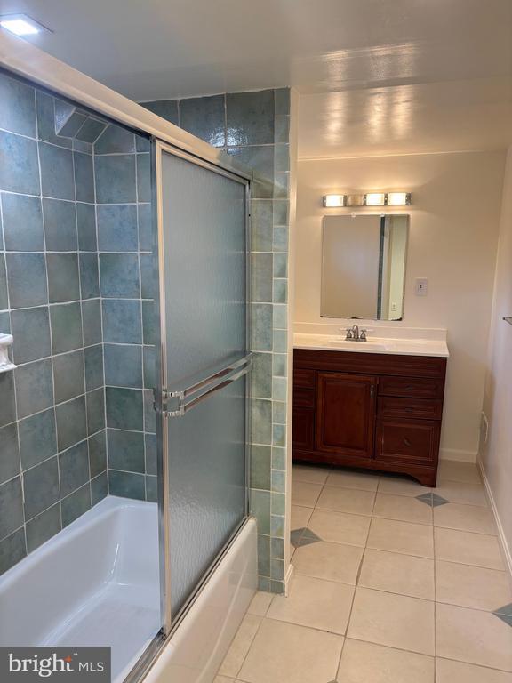 Building Photo - 1249 Derbyshire Rd