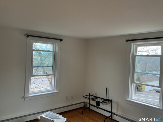 Building Photo - 2 Straits Turnpike Ln