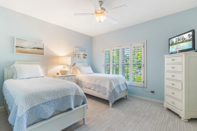 Building Photo - 701 S Harbor Dr