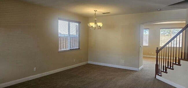 Building Photo - Spacious 5-Bedroom, 2-Bath Home for Rent in Madera