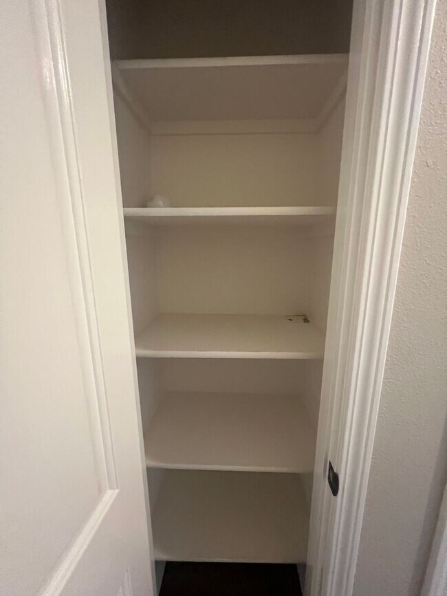 Building Photo - 4 Bedroom 2 Bath Home in Northwest Boise available soon!