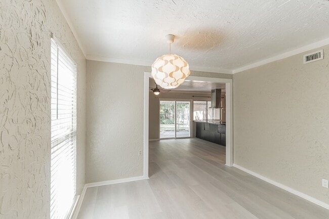 Building Photo - 3117 San Diego Dr
