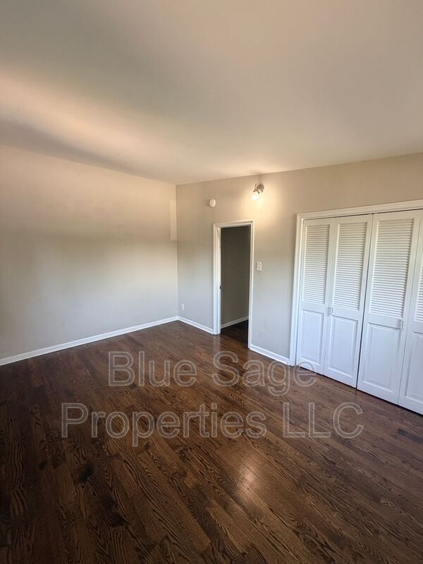 Building Photo - 205 Juniper Rd