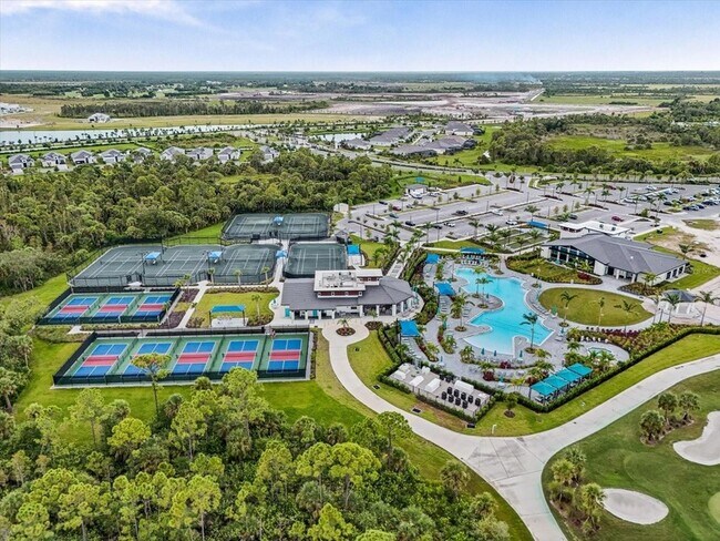 Building Photo - 12320 Wellen Golf St