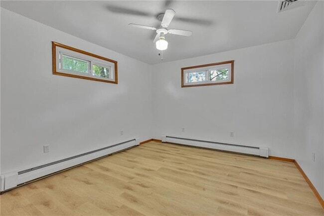 Building Photo - 224 Shirley Dr