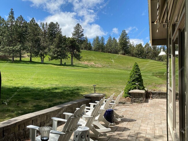 Building Photo - Stunning High-End Home on the 17th Hole at...