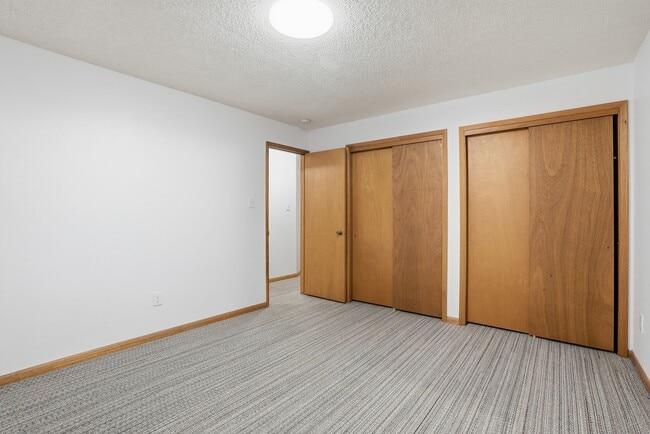 Building Photo - 688 W Kolby Ct