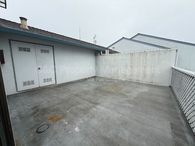 Building Photo - 360 Prescott Ave