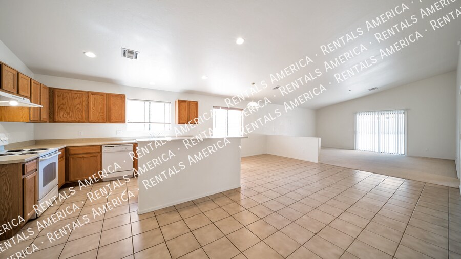 Building Photo - 3976 E Isaiah Dr