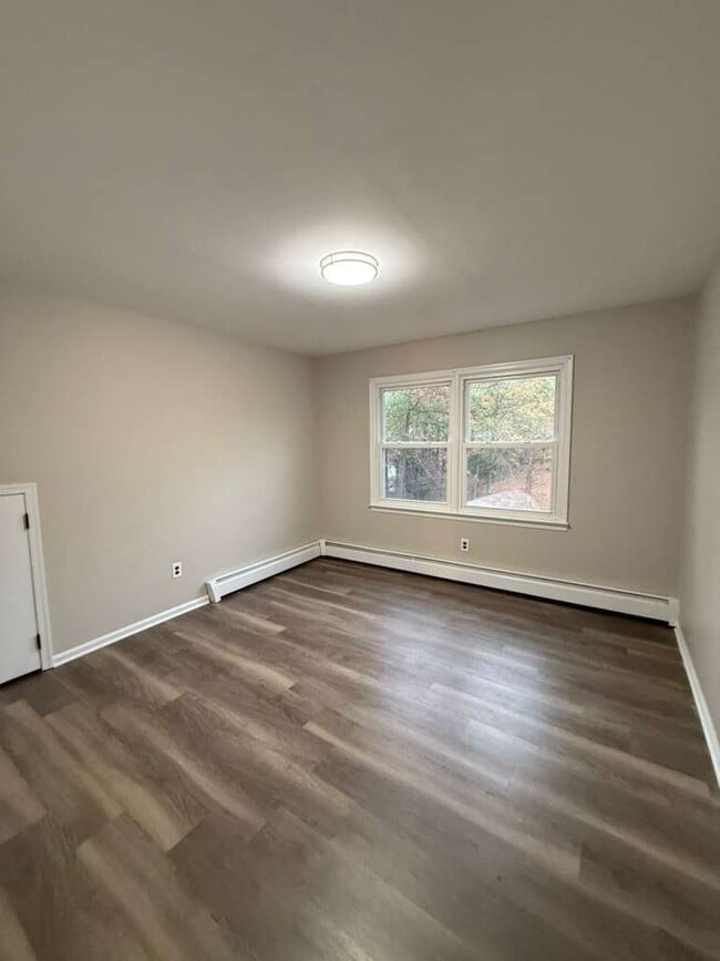 Building Photo - 153 Cedar Swamp Rd